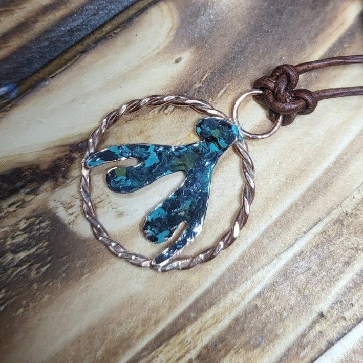 PRETTY CLITTIE COPPER TWIST PENDANT